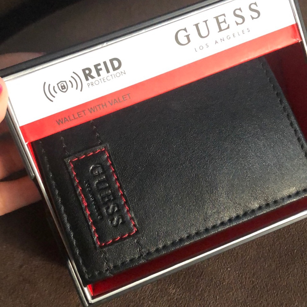 GUESS trifold wallet